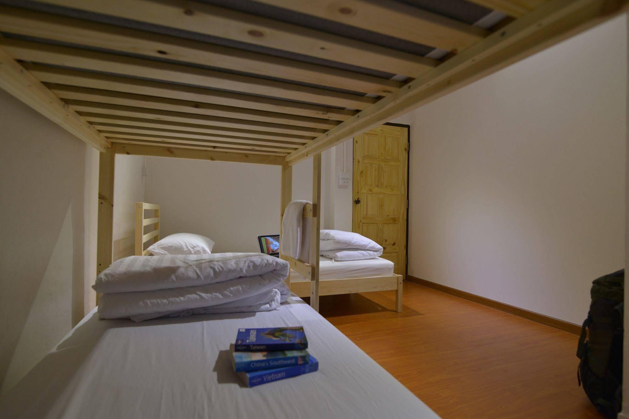 Panpan Hostel Бангкок Екстер'єр фото