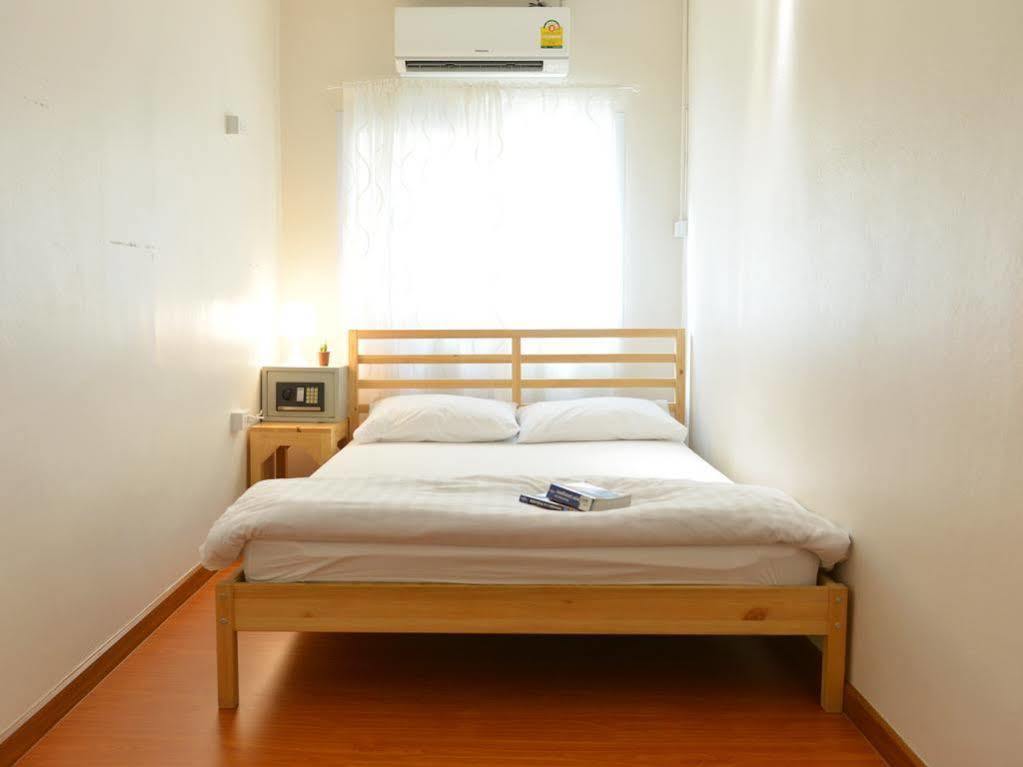 Panpan Hostel Бангкок Екстер'єр фото